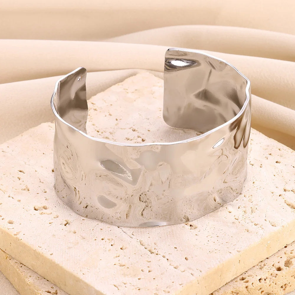 Housee Del Sol - Ocean Wave Cuff✨🌊