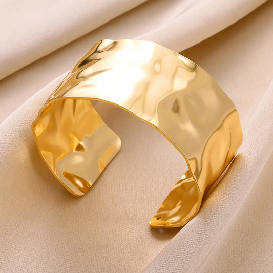 Housee Del Sol - Ocean Wave Cuff✨🌊